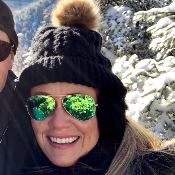 Meet your Posher, Courtney - Picture 1 of 1